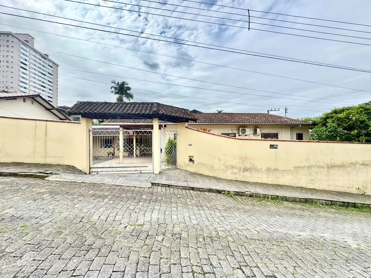 Casa com edícula e área de festas próxima à Associação da Rua dos Caçadores — foto 4