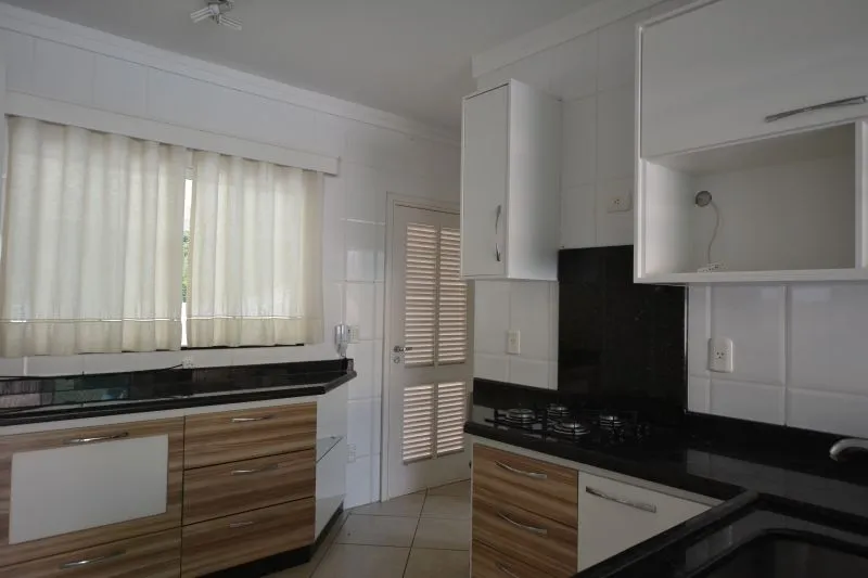 Casa · para alugar · 3 quartos · 320m² · Vorstadt, Blumenau