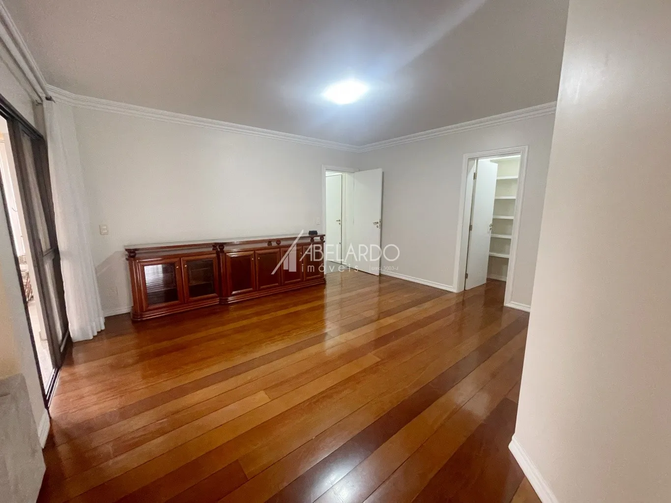 ABELARDO IMÓVEIS - Belíssimo e amplo apartamento de alto padrão no bairro Jardim Blumenau. — foto 3