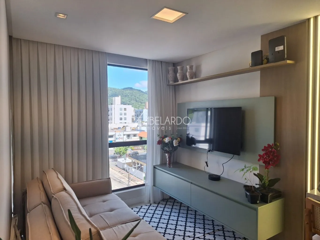 APARTAMENTO SEMIMOBILIADO COM DOIS DORMITÓRIOS, A 800M DO MAR - BALNEÁRIO CAMBORIÚ - foto 1