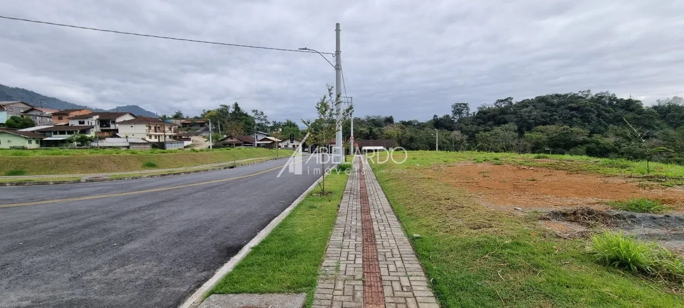 TERRENOS EM LOTEAMENTO, COM ÁREA ENTRE 253,50m E 295,58m - BAIRRO ITOUPAVA CENTRAL - foto 1