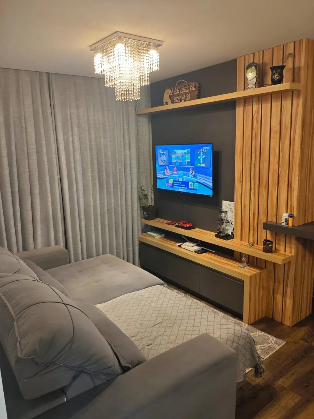 Lindo apartamento pronto para morar, com mais de 100 mil reais de moveis planejados. Vista privilegiada, sol da manhã, aquecimento a gás, excelente iluminação e ventilação natural. Imóvel perfeito para quem valoriza estilo, conforto e exclusividade. — foto 7