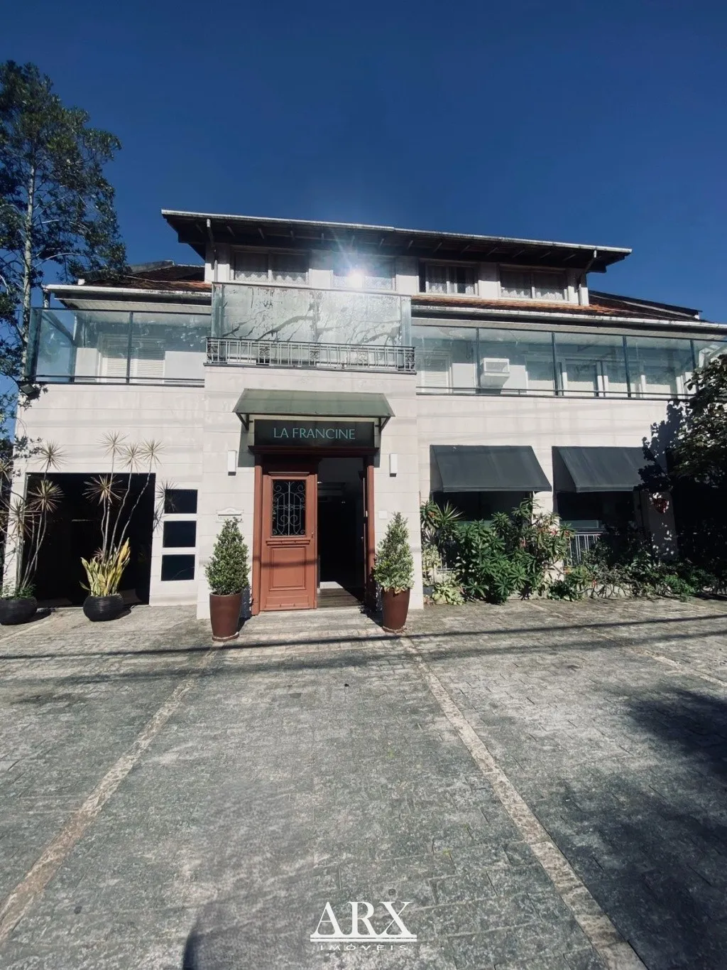 Loja térrea para locação! Excelente ponto comercial na rua Joinville - foto 1