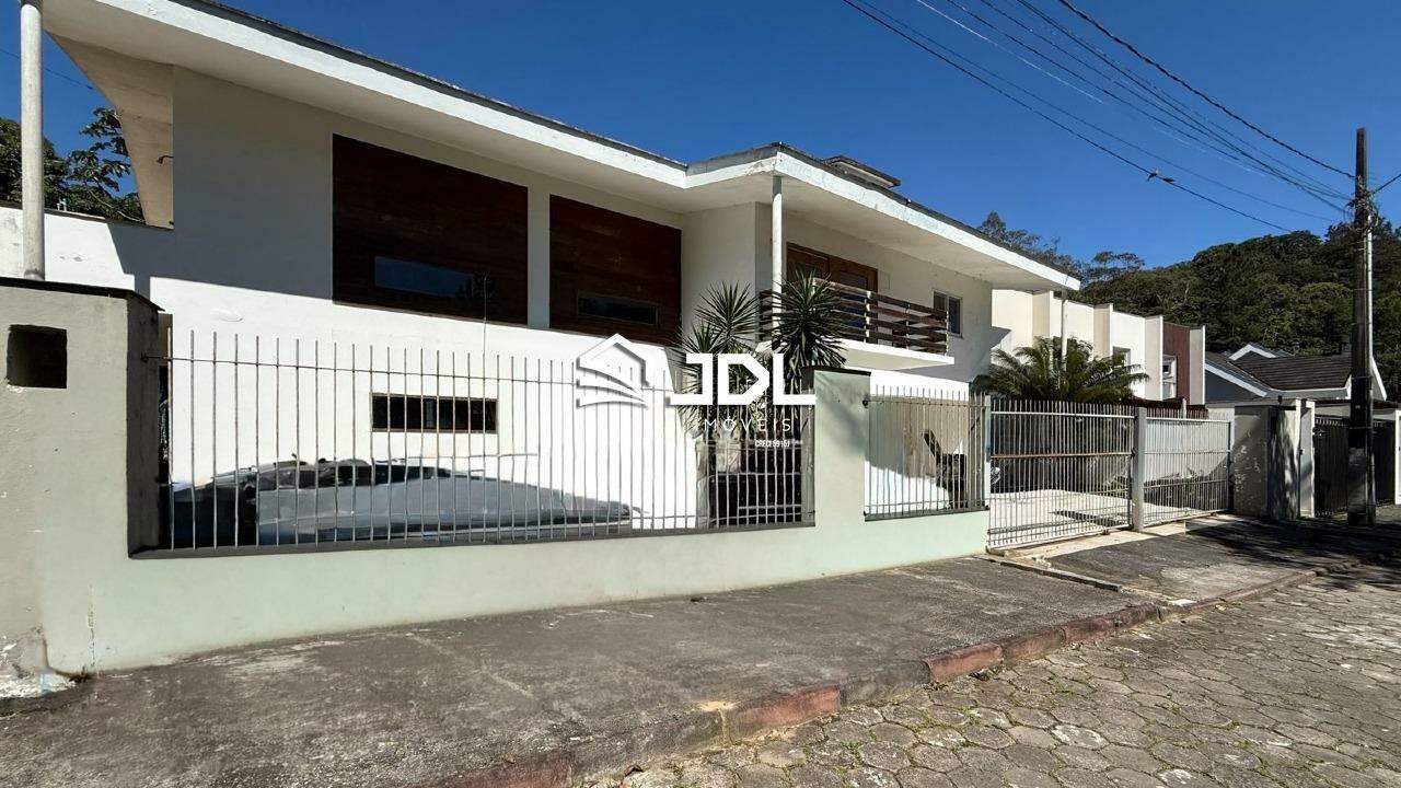 Casa · à venda · 4 quartos · 836m² · Jardim Blumenau, Blumenau