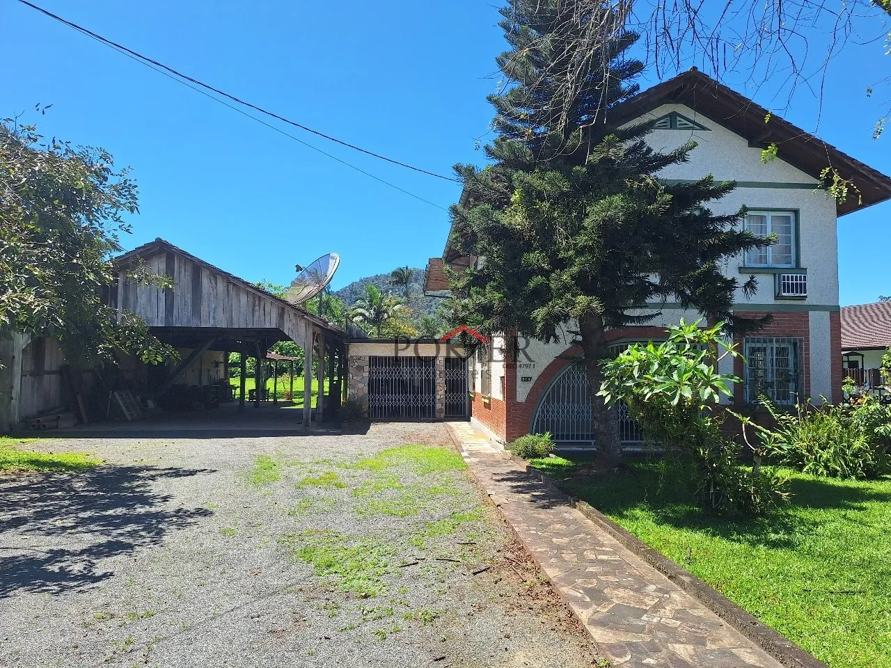 Excelente oportunidade comercial com amplo terreno, eixo de serviços no bairro Testo Rega na cidade de Pomerode com 9.017,68m, contendo 2 casas e 1 rancho — foto 4