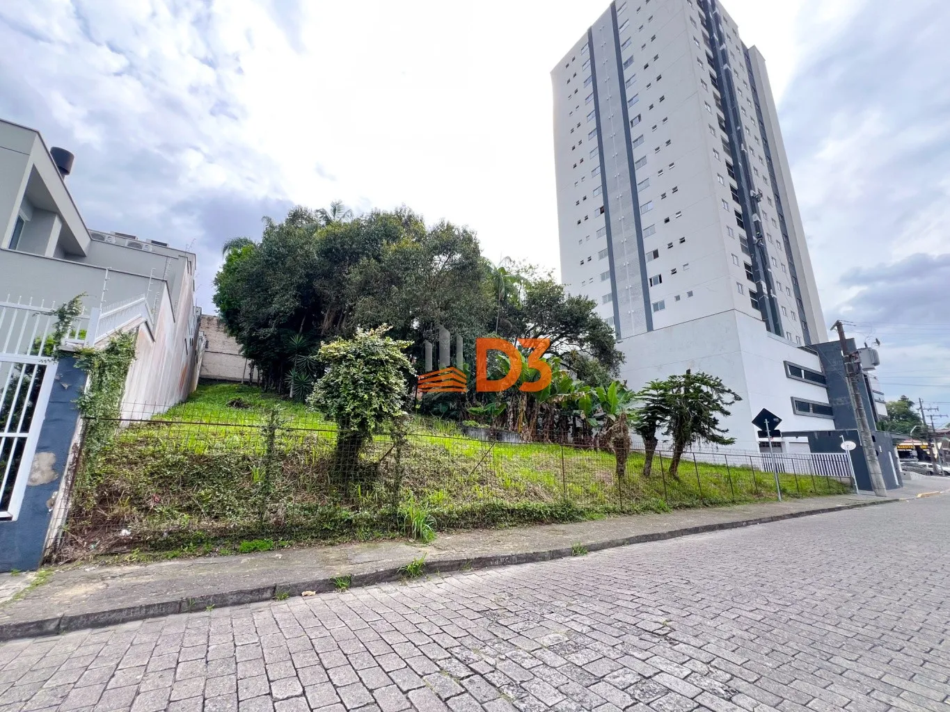 Terreno com 1.500m para prédio na Água Verde — foto 3