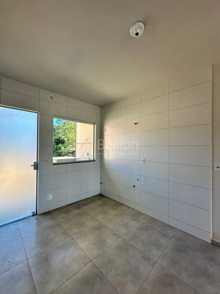 Casa com terreno espaçoso no bairro Araponguinhas!! — foto 5