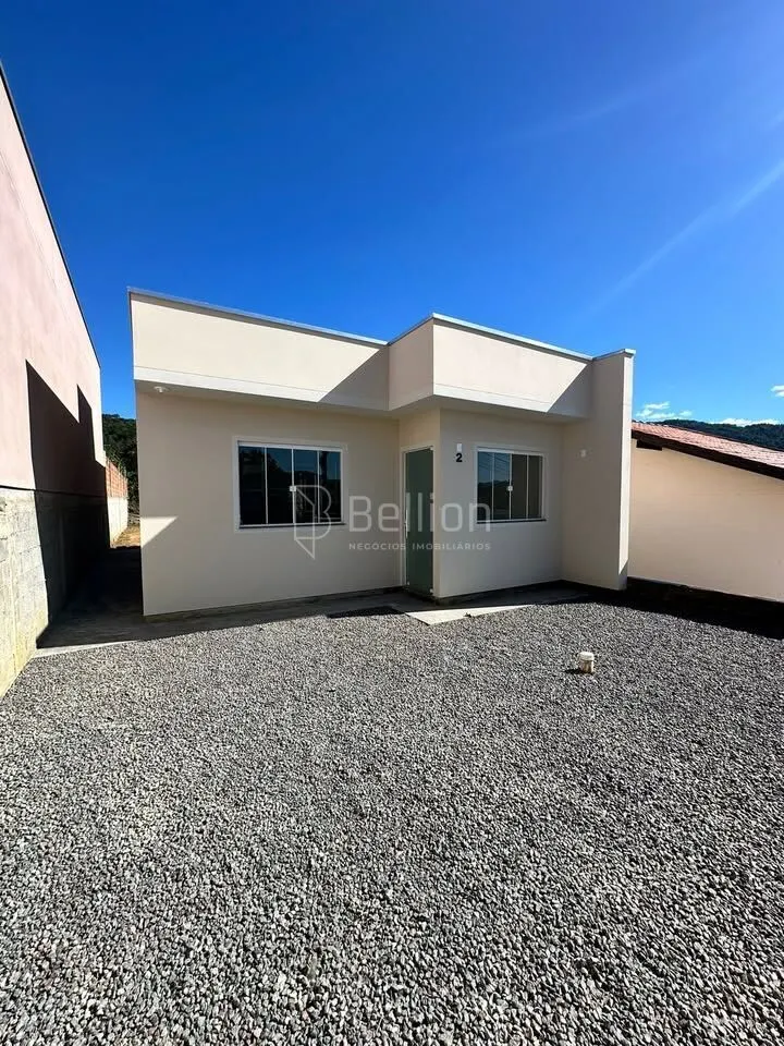 Casa com terreno espaçoso no bairro Araponguinhas!! — foto 2