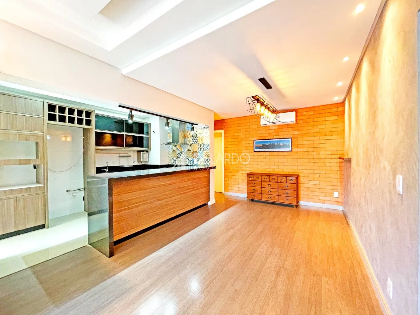 APARTAMENTO SEMIMOBILIADO COM TRÊS DORMITÓRIOS, DUAS VAGAS DE GARAGEM, EM CONDOMÍNIO COMPLETO COM PISCINA, ACADEMIA E MUITO MAIS - BAIRRO ESCOLA AGRÍCOLA EM BLUMENAU - foto 1