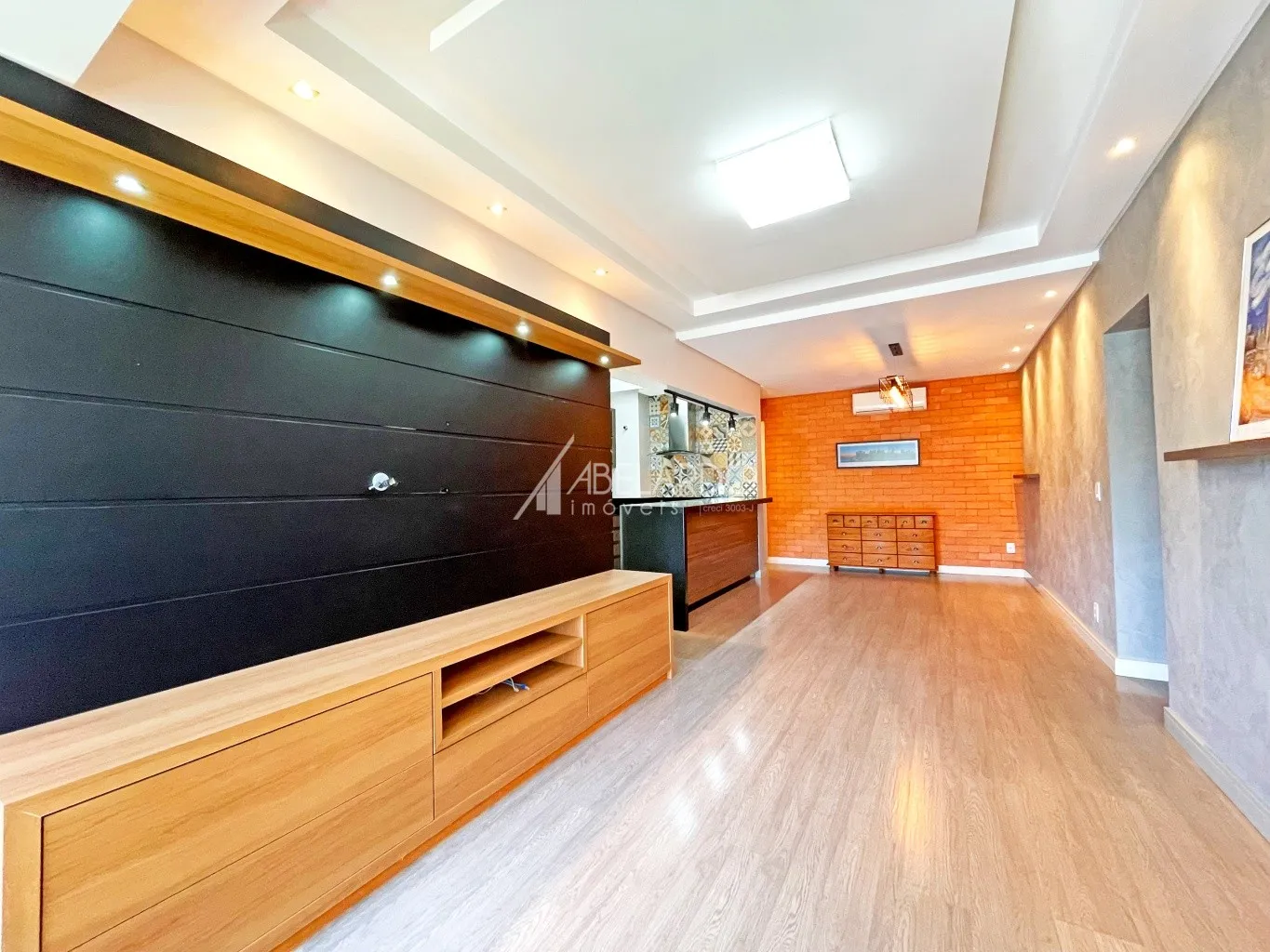 APARTAMENTO SEMIMOBILIADO COM TRÊS DORMITÓRIOS, DUAS VAGAS DE GARAGEM, EM CONDOMÍNIO COMPLETO COM PISCINA, ACADEMIA E MUITO MAIS - BAIRRO ESCOLA AGRÍCOLA EM BLUMENAU — foto 3