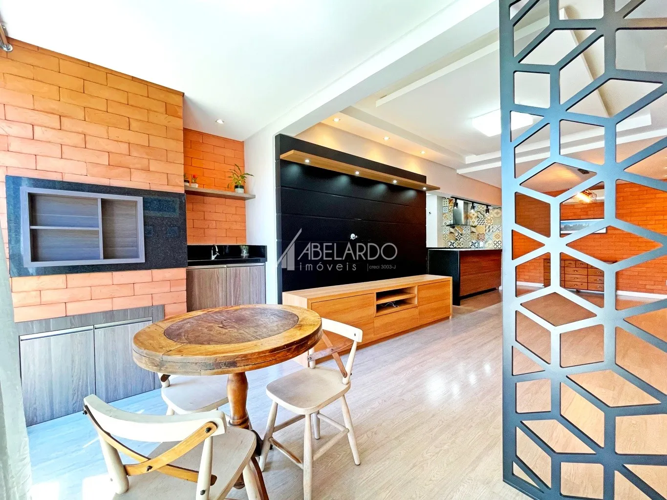 APARTAMENTO SEMIMOBILIADO COM TRÊS DORMITÓRIOS, DUAS VAGAS DE GARAGEM, EM CONDOMÍNIO COMPLETO COM PISCINA, ACADEMIA E MUITO MAIS - BAIRRO ESCOLA AGRÍCOLA EM BLUMENAU — foto 5