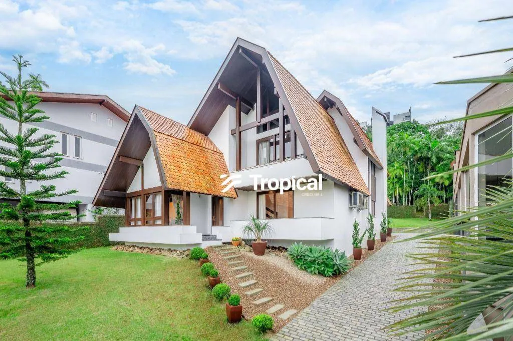 Casa com 3 dormitórios à venda, 315 m por R$ 2.950.000,00 - Das Capitais - Timbó/SC - foto 1