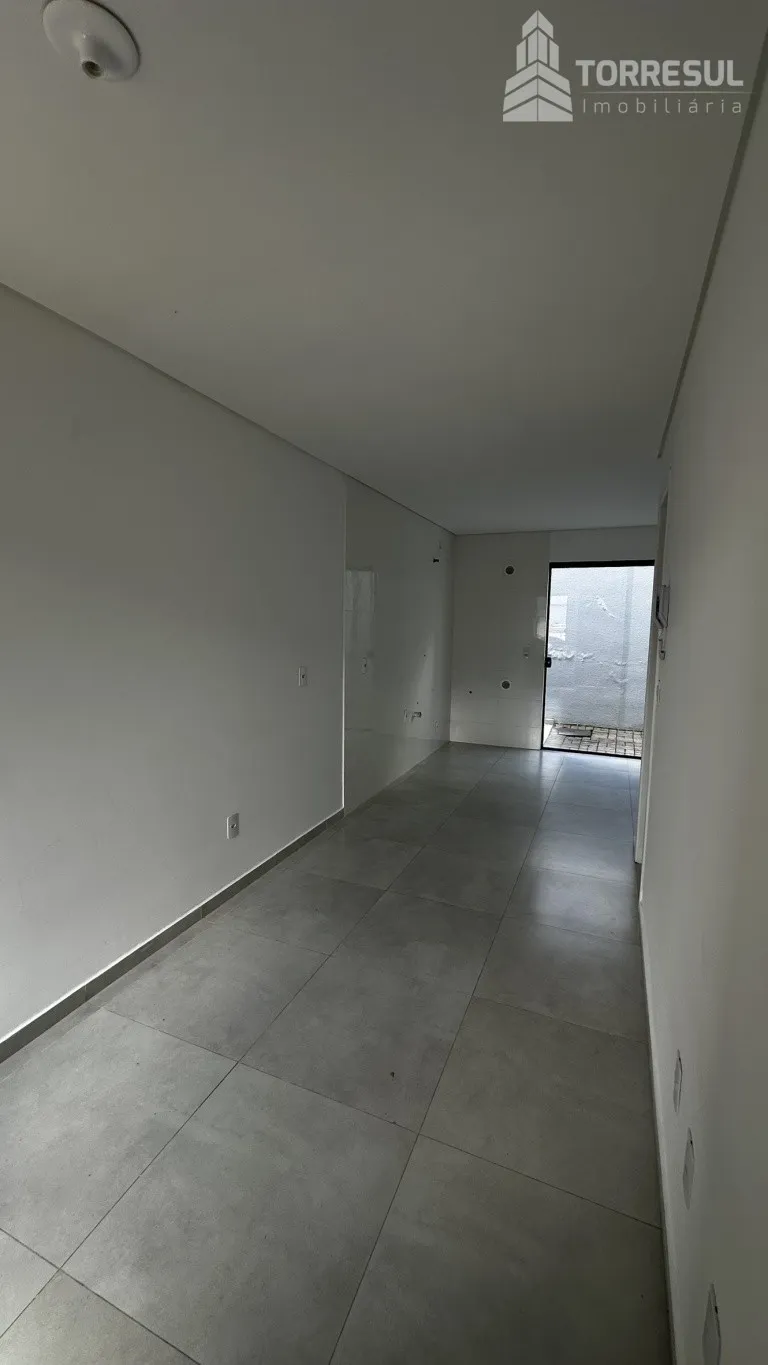 Não perca a oportunidade de morar em um Geminado com design exclusivo em Joinville, localizado proximo a BR 101 - com dois dormitórios e o melhor 3 quartos dentro do MINHA CASA MINHA VIDA. — foto 2