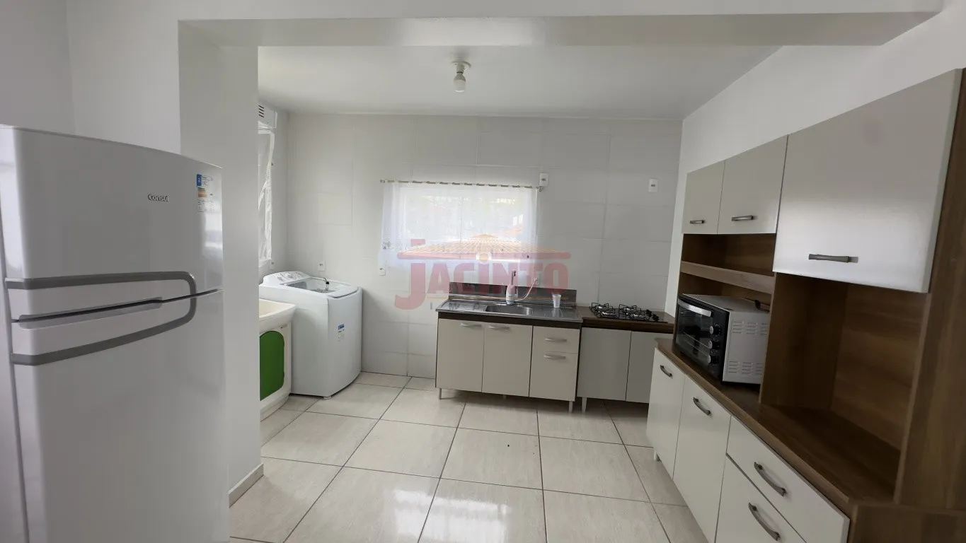 Apartamento mobiliado, pronto para morar, com 2 dormitórios e 1 vaga de garagem privativa. Ideal para quem busca conforto, praticidade e uma localização estratégica. — foto 4
