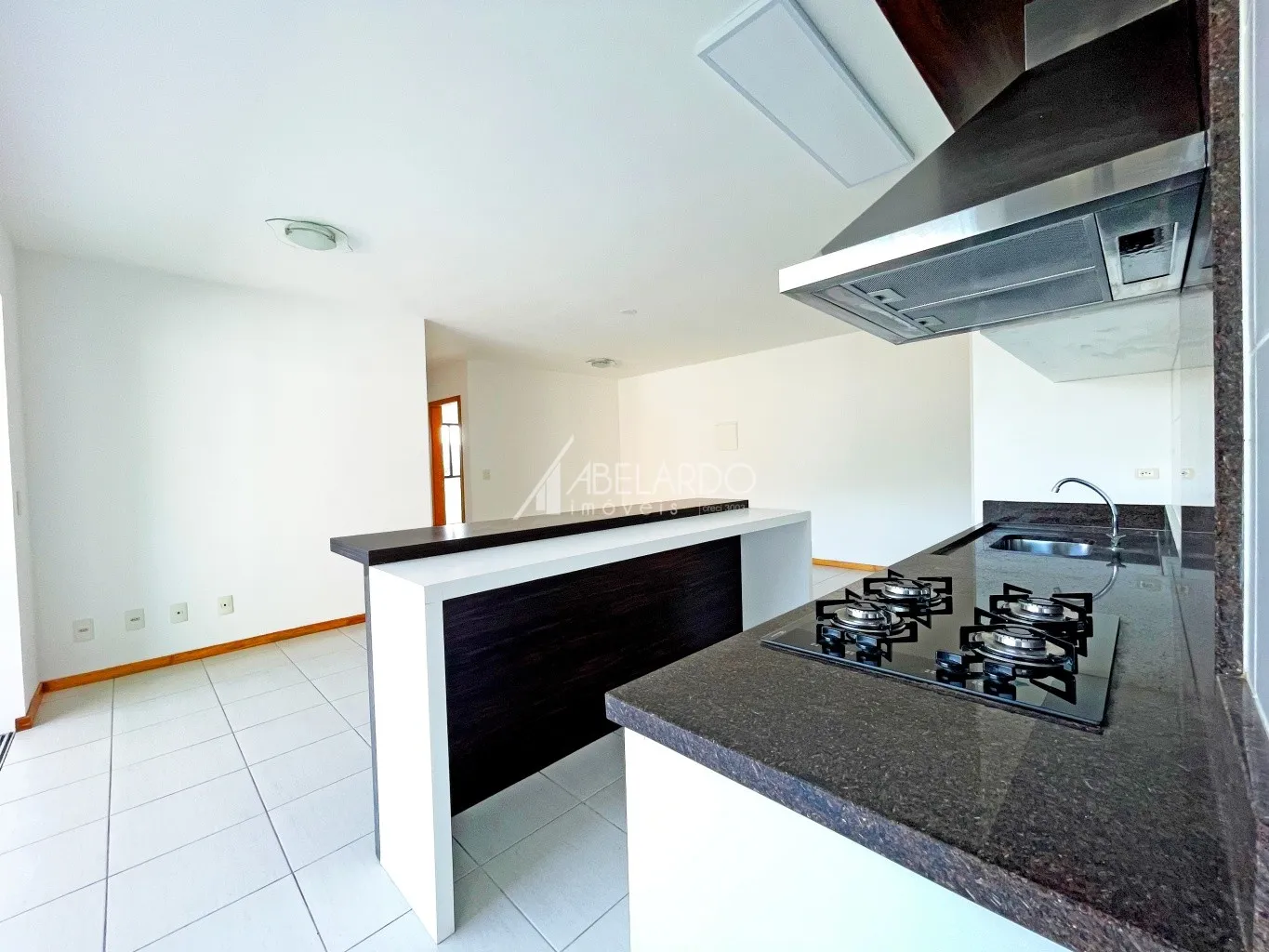 APARTAMENTO AMPLO, DE 3 QUARTOS, SENDO 01 SUÍTE, LOCALIZADO NO BAIRRO VILA NOVA EM BLUMENAU — foto 4