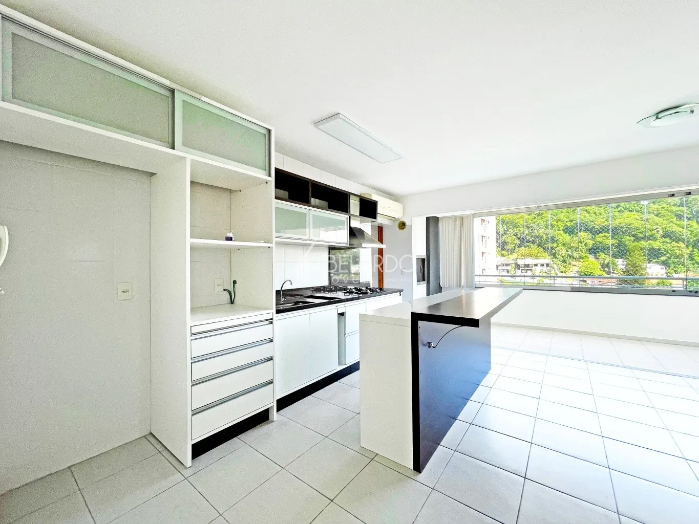APARTAMENTO AMPLO, DE 3 QUARTOS, SENDO 01 SUÍTE, LOCALIZADO NO BAIRRO VILA NOVA EM BLUMENAU — foto 5