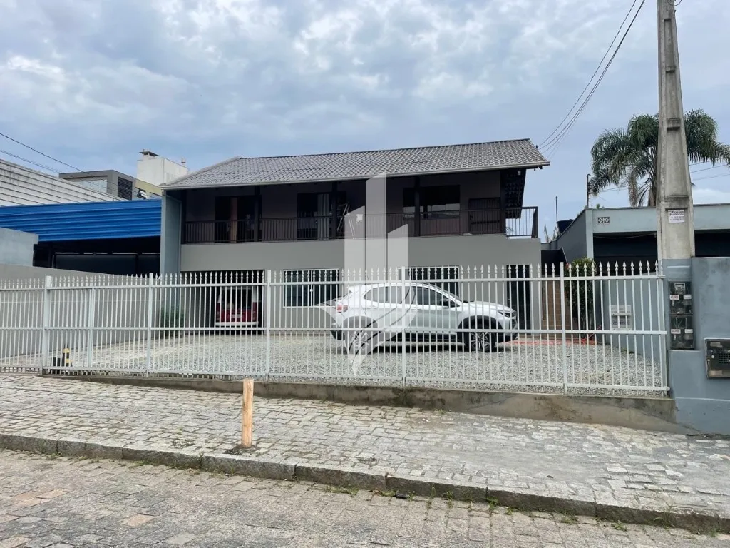 Casa no bairro Itoupava Norte - foto 1