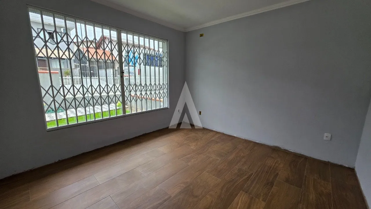 Casa com 1 suíte e 2 quartos à venda no bairro Itaum em Joinville-SC por R$650.000,00. — foto 4