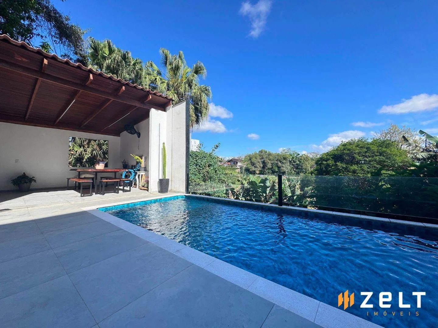 Casa com 3 dormitórios à venda, 117 m por R$ 850.000,00 - Água Verde - Blumenau/SC - foto 1
