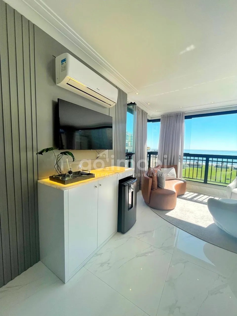 Lindo apartamento vista-mar com 5 suítes e 250m de área privativa em Meia-Praia - Itapema. — foto 3