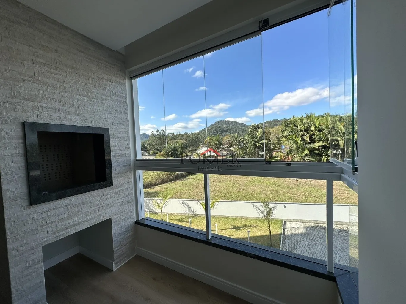 Apartamento com 69,67m de Área Privativa, com 2 Dormitórios (1 suíte) Localizado na charmosa Avenida 21 de Janeiro, no Centro de Pomerode - foto 1