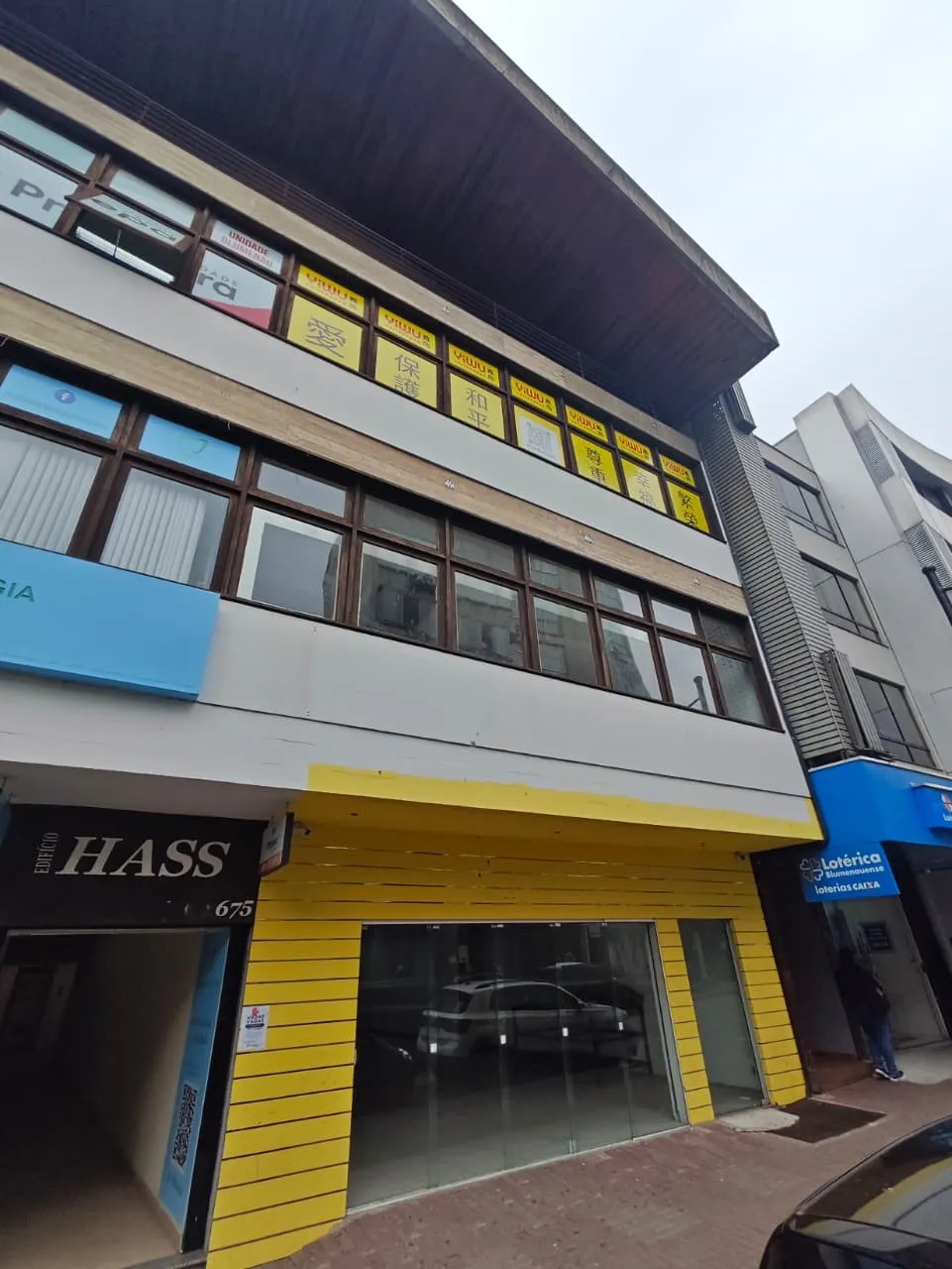 Prédio Comercial para Venda ou Locação na Rua XV de Novembro - Centro de Blumenau - foto 1