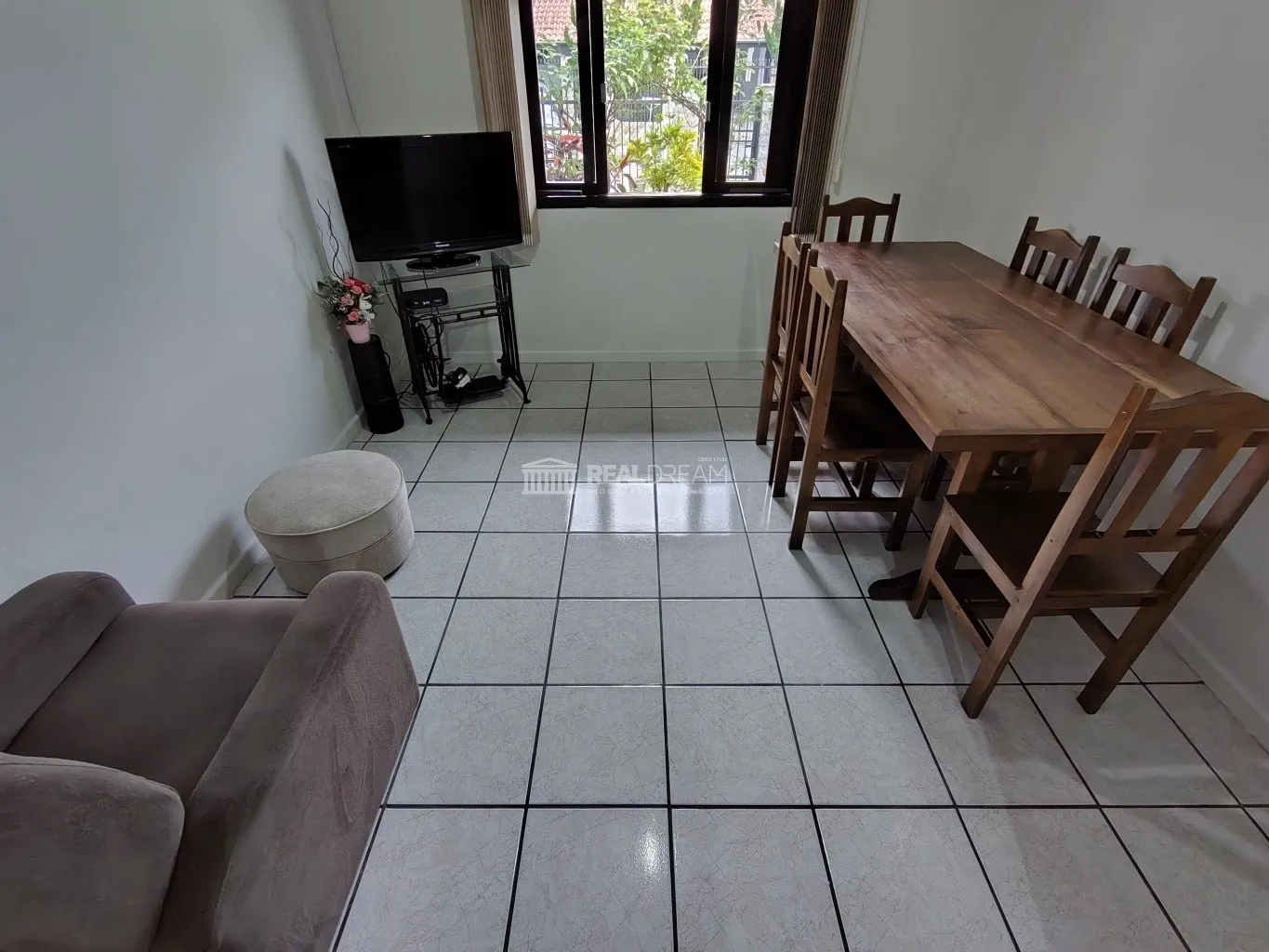 Casa de alvenaria no bairro Fidélis com 3 dormitórios, sendo um suíte, 2 vagas de garagem + 1 estacionamento. — foto 7