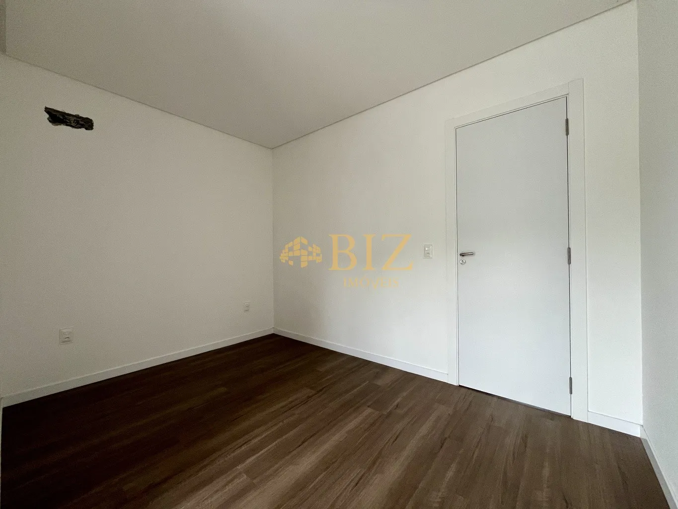 Sobrado pronto para morar com 2 suítes, espaço nos fundos, com 86m2 no bairro Tribess. — foto 4