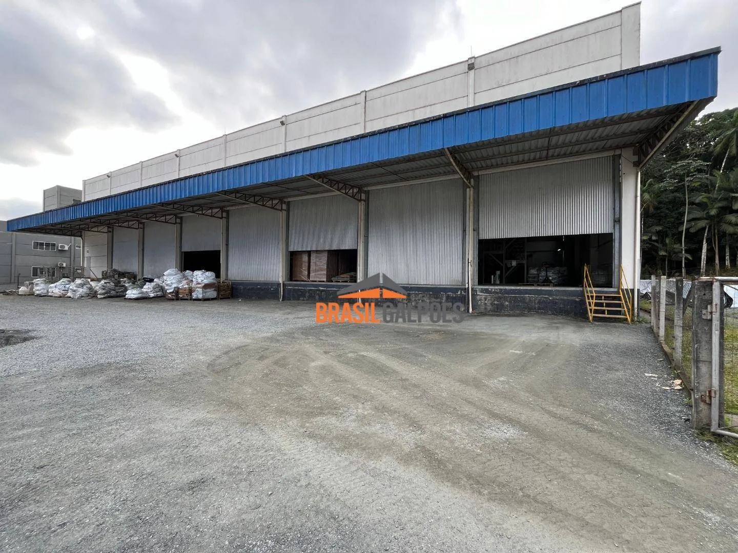 Galpão de 1.850 m - Bairro Badenfurt - Blumenau/SC. - foto 1