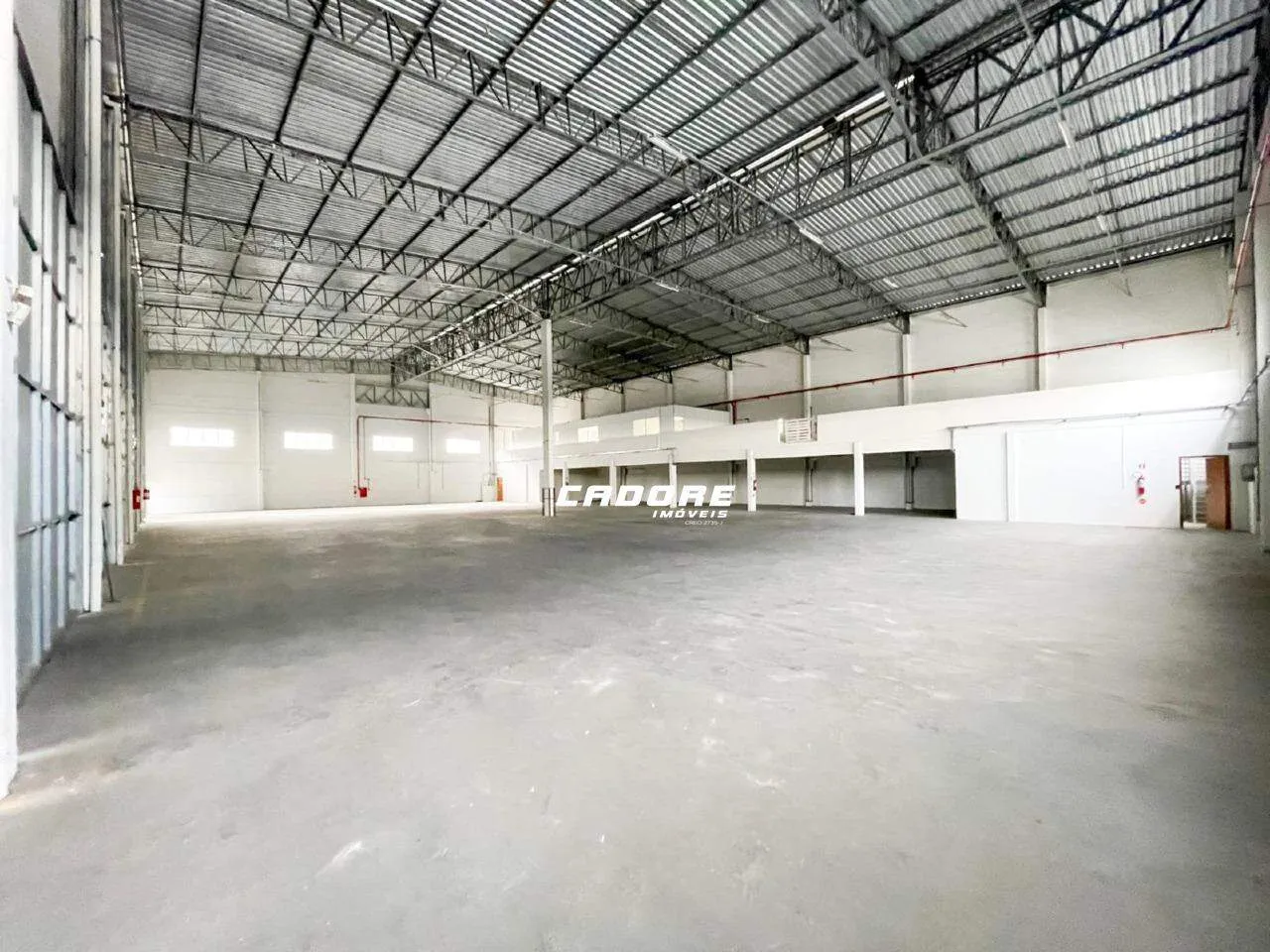 Galpão com aproximadamente 1.850m no bairro Badenfurt I Cadore Imóveis — foto 2