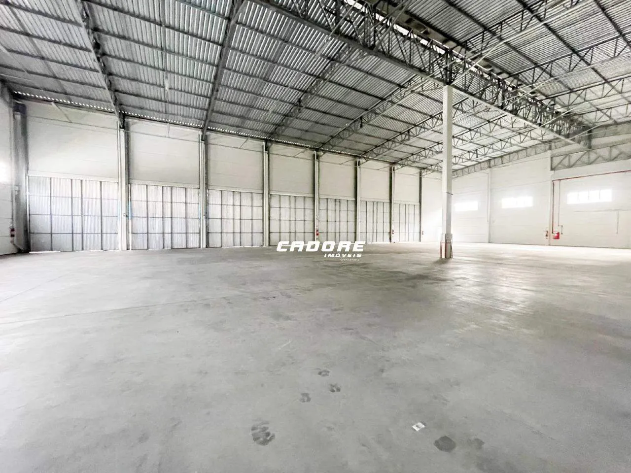 Galpão com aproximadamente 1.850m no bairro Badenfurt I Cadore Imóveis — foto 3