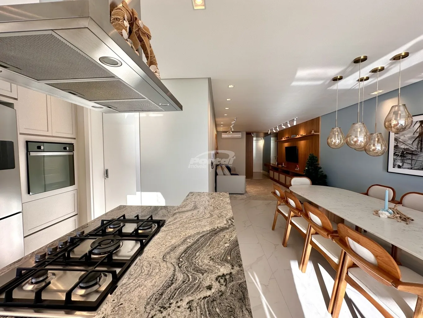 Excelente Apartamento Finamente Mobiliado e Decorado Frente Mar. - foto 1