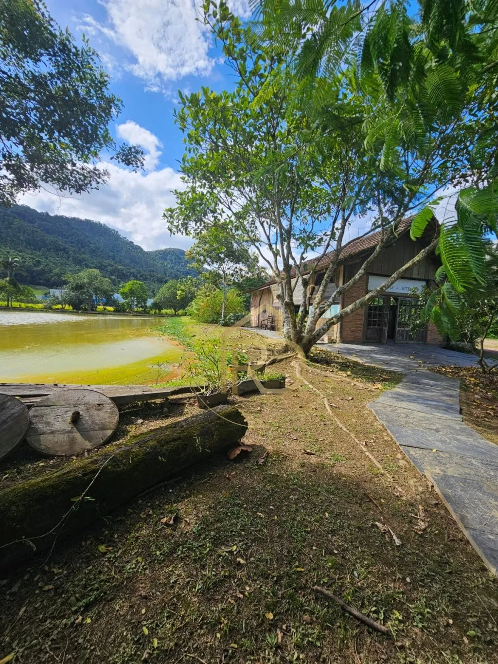 REFÚGIO EM MEIO A NATUREZA - foto 1