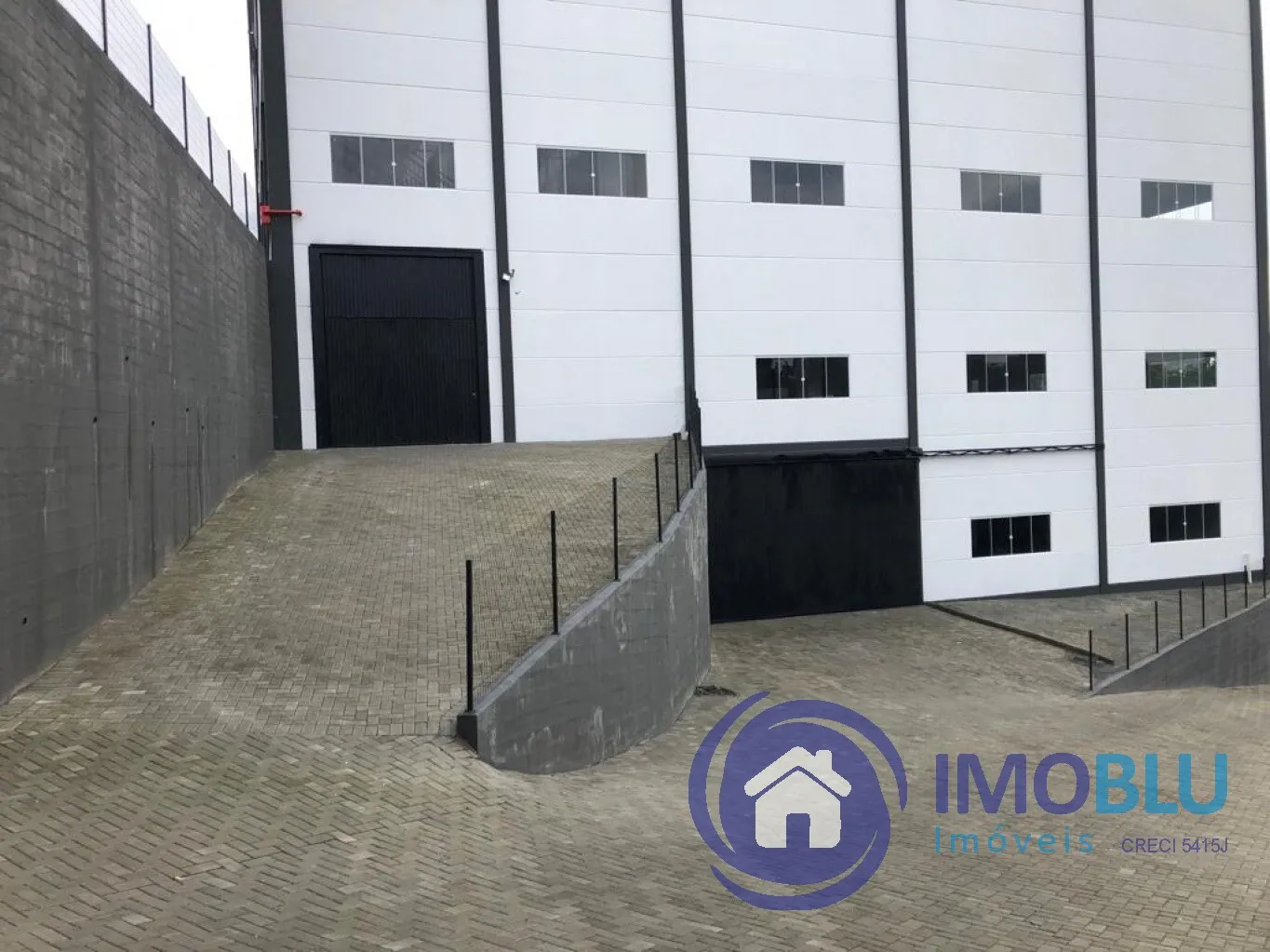 Excelente Galpão para Locação Bairro Passo Manso em Área Industrial, Alugamos Parcialmente! — foto 6