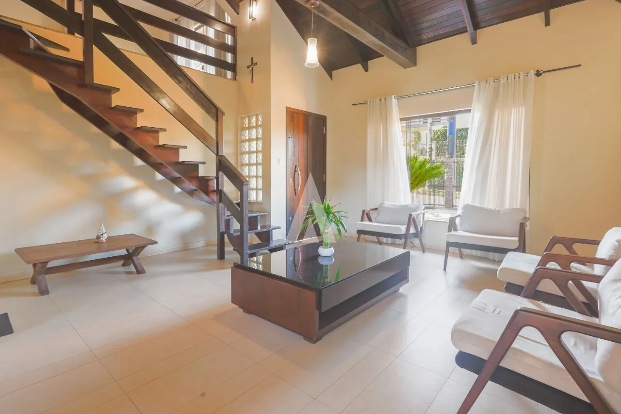 Casa com 1 suíte e 3 quartos à venda no bairro Costa e Silva em Joinville-SC por R$1.390.000,00. — foto 4