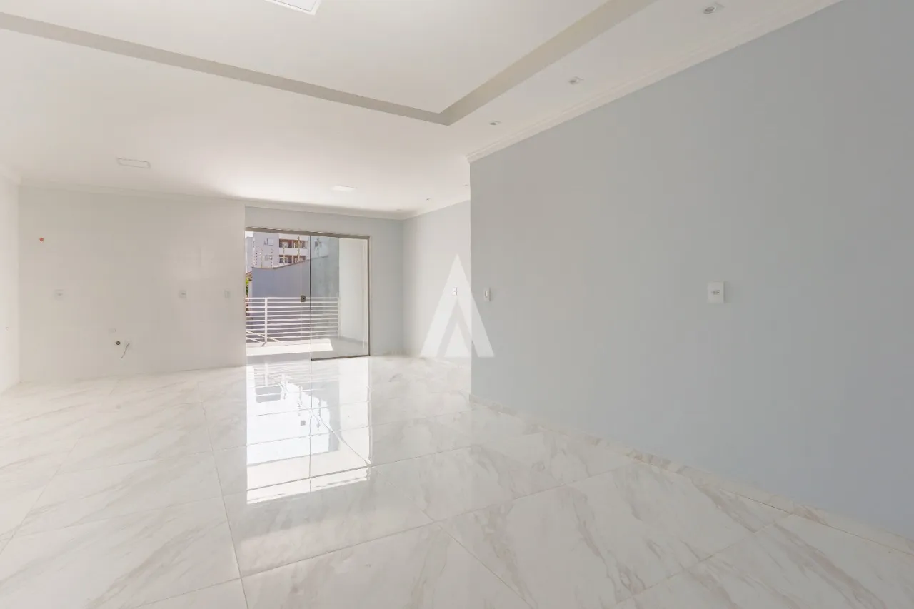 Sobrado com 1 suíte e 2 quartos à venda no bairro Costa e Silva em Joinville-SC de R$ 990.000,00 por R$975.000,00. — foto 2