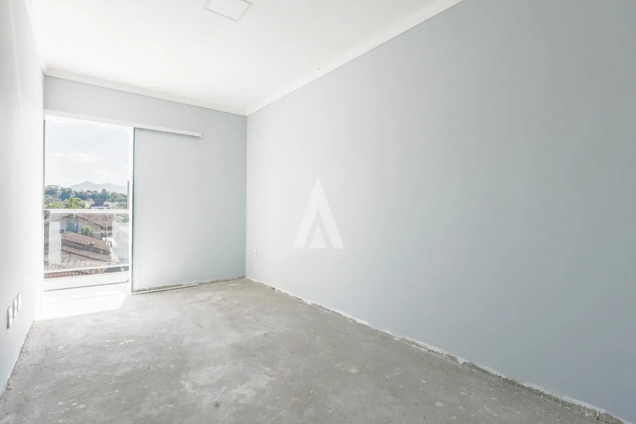 Sobrado com 1 suíte e 2 quartos à venda no bairro Costa e Silva em Joinville-SC de R$ 990.000,00 por R$975.000,00. — foto 7