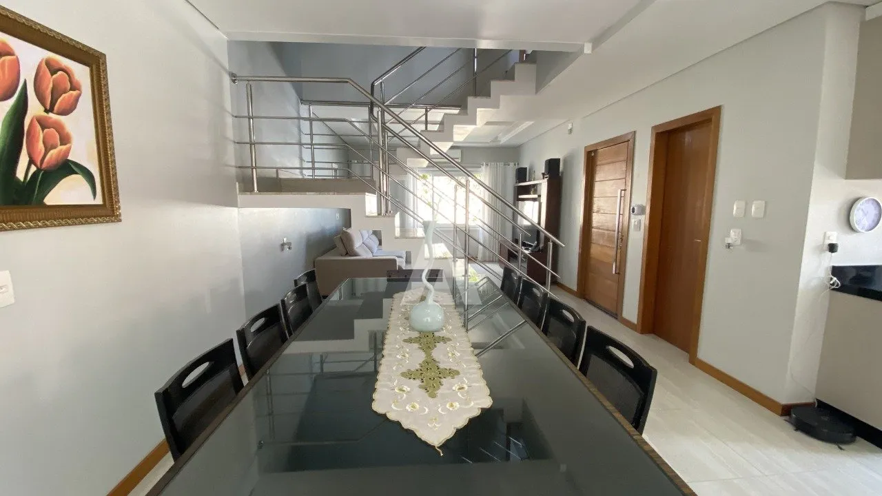 Casa com 1 suíte e 3 quartos à venda no bairro Iririú em Joinville-SC por R$ 950.00,00. — foto 6