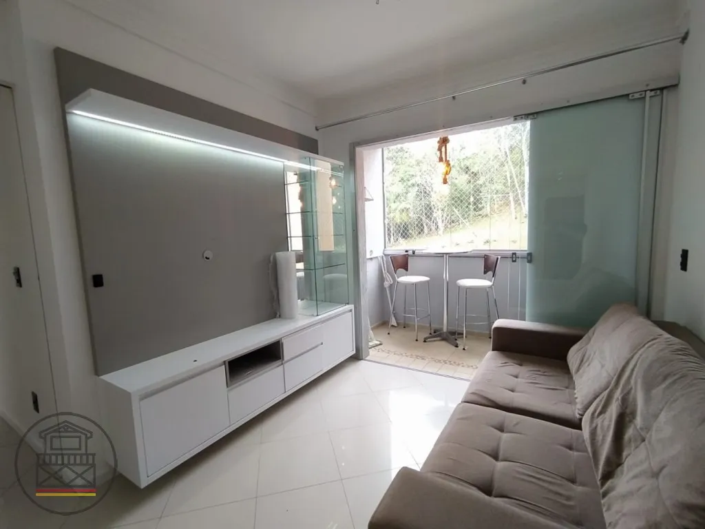 Apartamento semi-mobiliado, bairro Água Verde! — foto 3