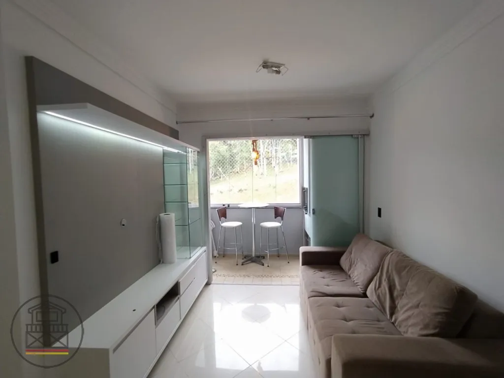 Apartamento semi-mobiliado, bairro Água Verde! — foto 4