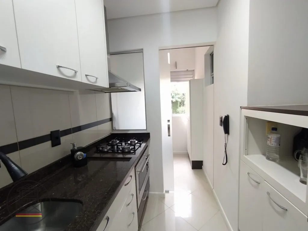 Apartamento semi-mobiliado, bairro Água Verde! — foto 7