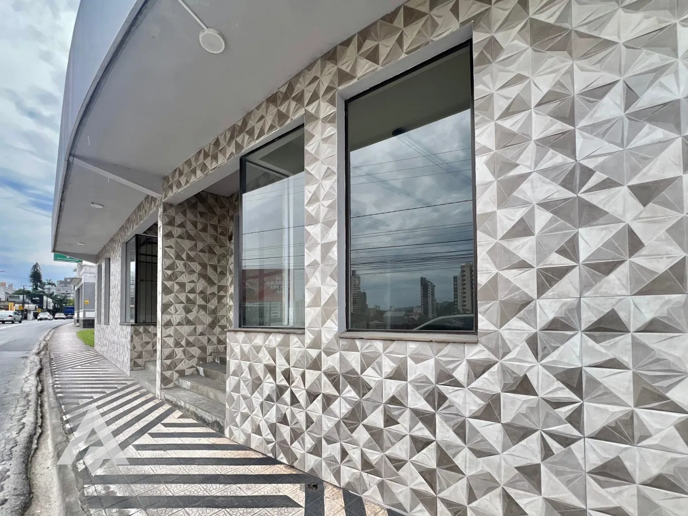 Loja térrea 58 m para locação por R$ 2.000,00 - Bairro Victor Konder - Blumenau/SC - foto 1