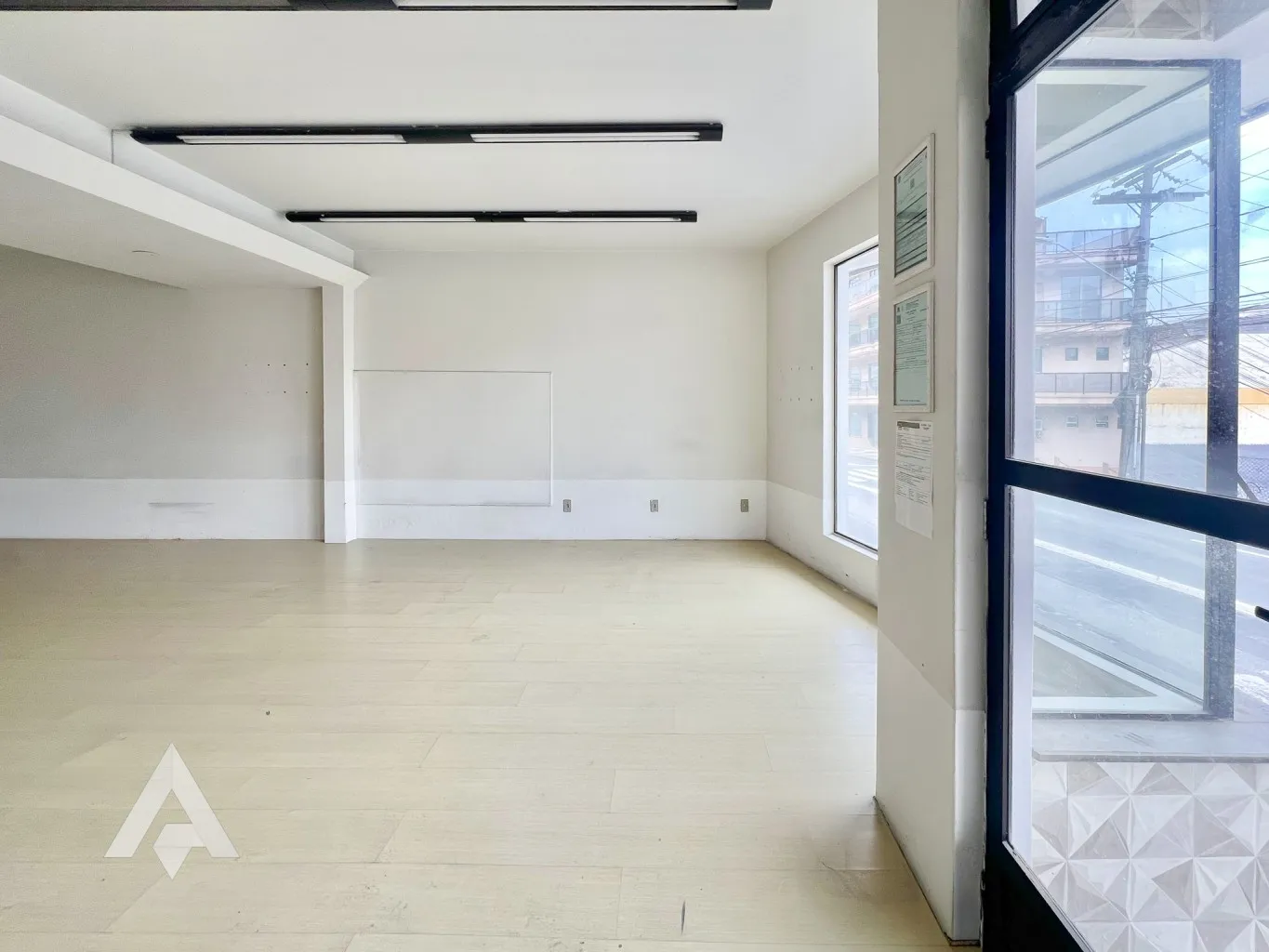 Loja térrea 58 m para locação por R$ 2.000,00 - Bairro Victor Konder - Blumenau/SC — foto 2