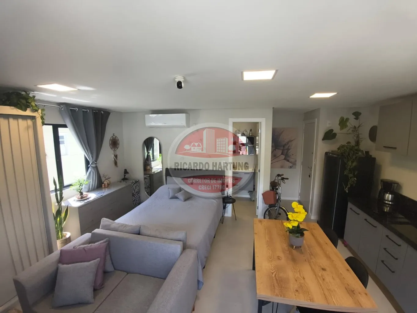 Lindo Loft decorado e mobiliado e climatizado, localizado em Blumenau-SC, próximo ao Centro — foto 2