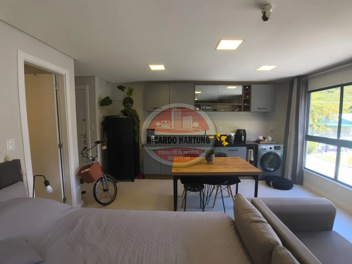 Lindo Loft decorado e mobiliado e climatizado, localizado em Blumenau-SC, próximo ao Centro — foto 4