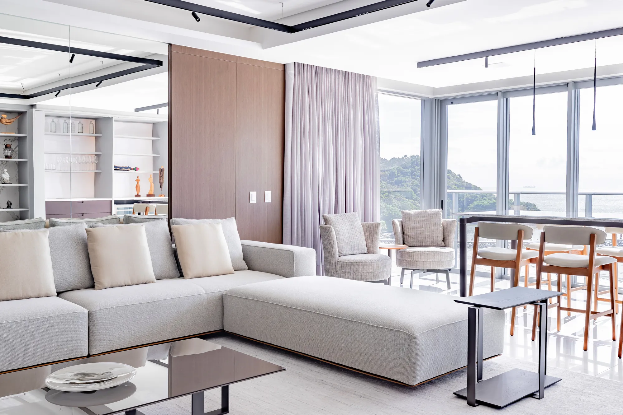 Apartamento de 04 Suítes Mobiliado Frente Mar em Balneário Camboriú — foto 4
