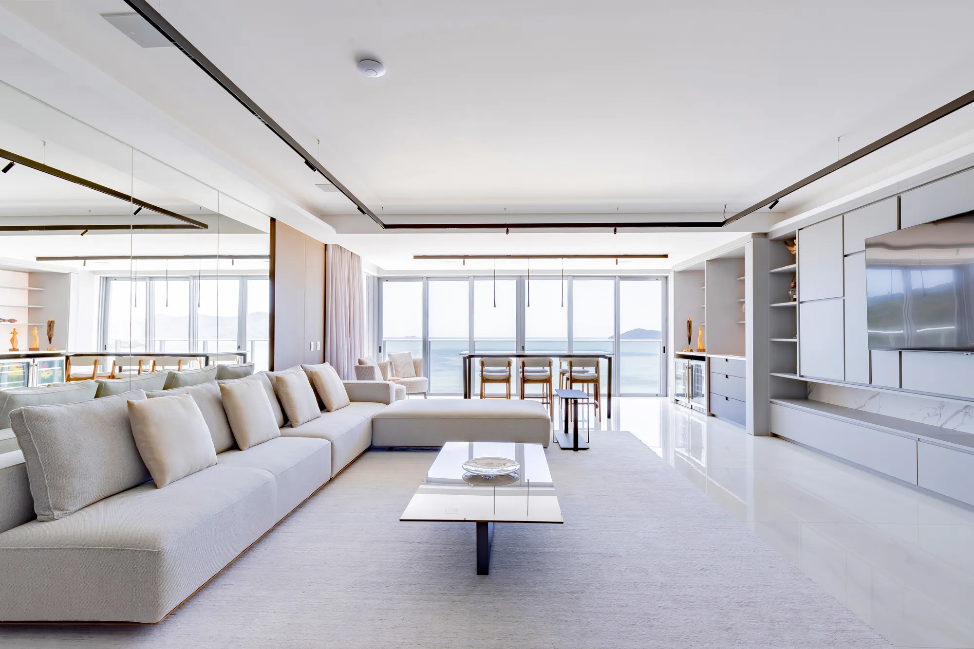 Apartamento de 04 Suítes Mobiliado Frente Mar em Balneário Camboriú — foto 7