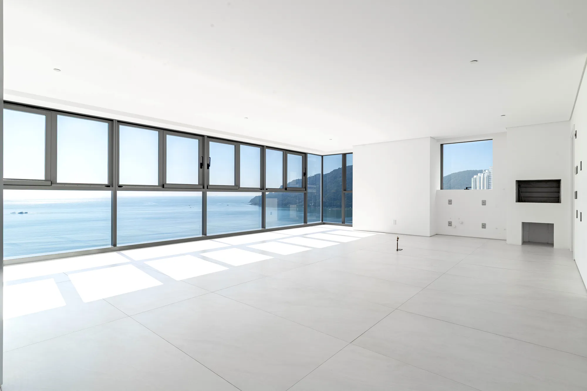 Apartamento 04 Suítes na Avenida Atlântico em BC — foto 2