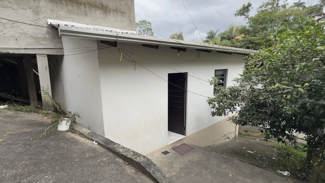Terreno com 1 casa mista mais 1 quitinete, no bairro Itoupava Seca, Blumenau/SC. — foto 2