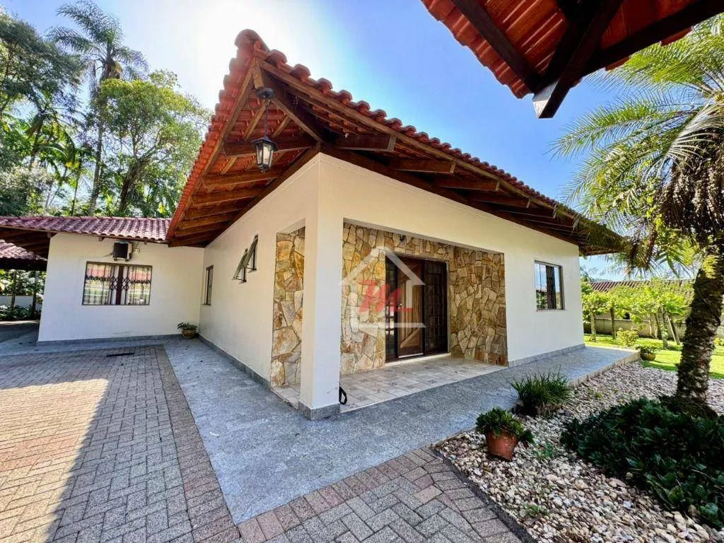 Casa Térrea, Mobiliada, final rua, com 4 dormitórios(1 suite), 4 vagas garagem cobertas, à venda, 225 m por R$ 900.000 - Velha Central - Blumenau/SC - foto 1